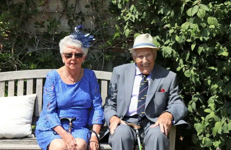 Conseils pour maintenir une vie sociale et amoureuse épanouie en tant que senior