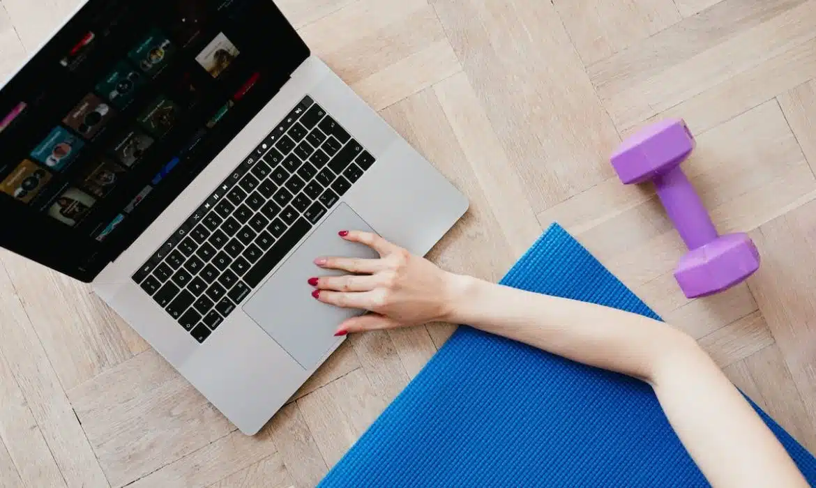Les formations en ligne pour acquérir les compétences nécessaires pour devenir pharmacienne sans diplôme