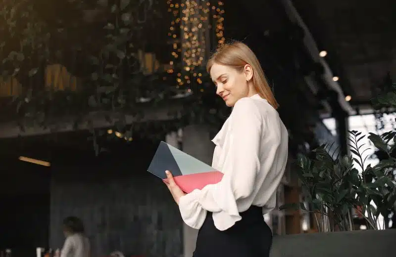 Comment choisir la meilleure blouse professionnelle de santé adaptée à vos besoins