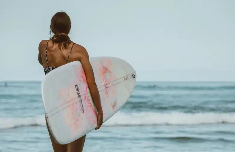 Tampon et mer : comment profiter des vagues tout en étant bien protégée