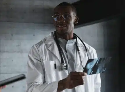 Les blouses médicales idéales pour les étudiants en médecine et les internes
