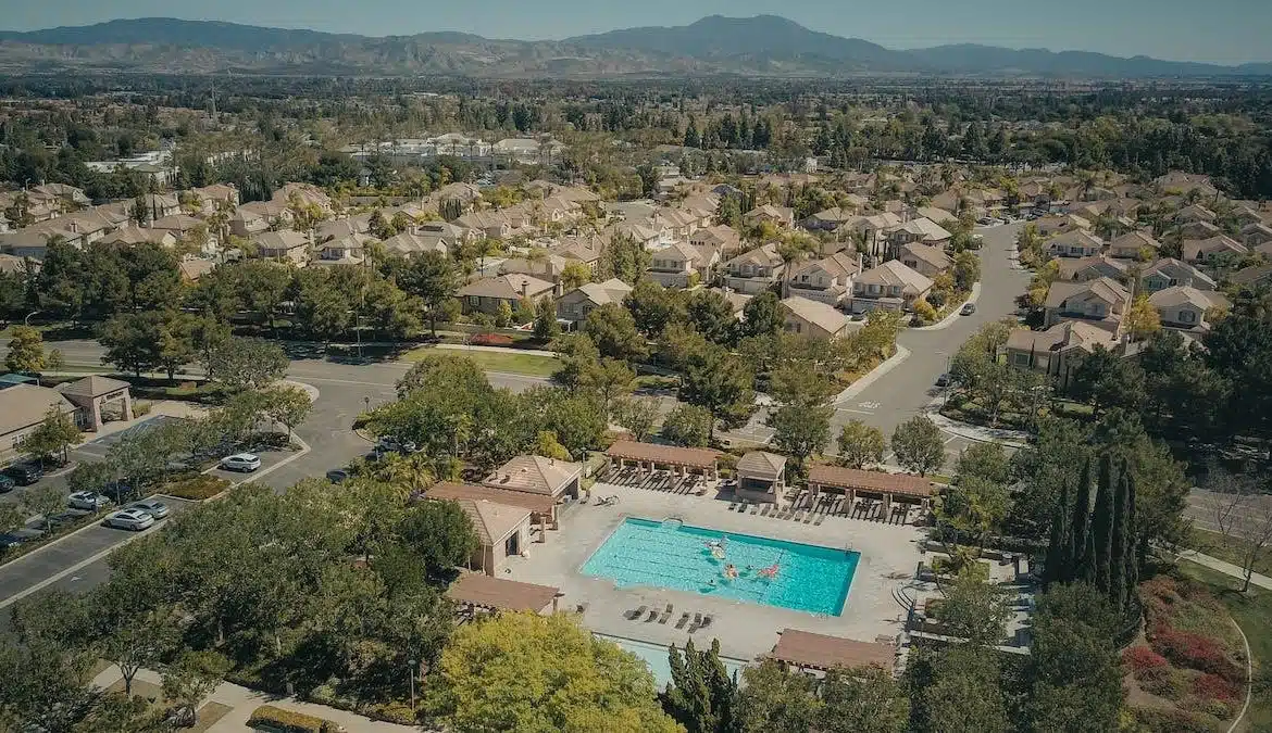 Les règles de bon voisinage à respecter lorsque l’on possède une piscine