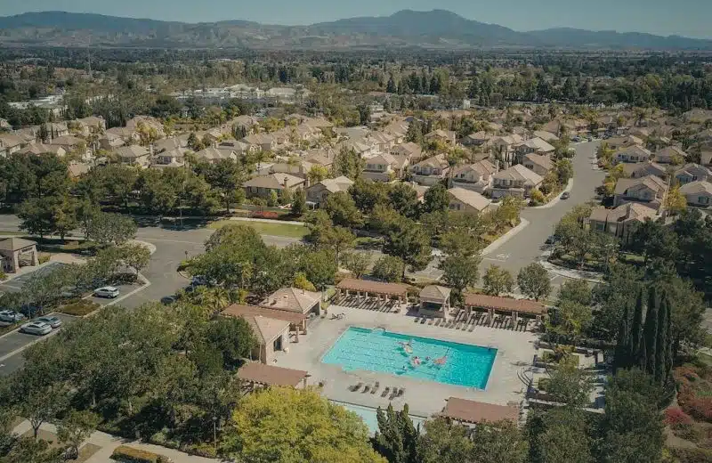 Les règles de bon voisinage à respecter lorsque l’on possède une piscine