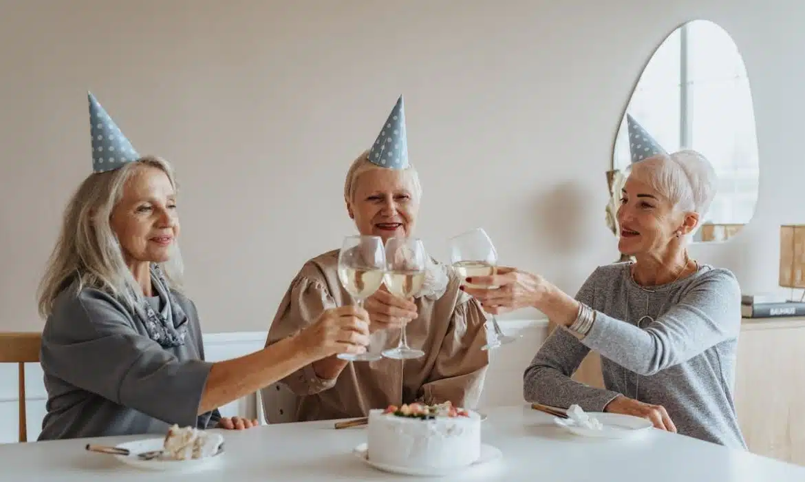 Cultiver des liens sociaux épanouissants en tant que senior : conseils pratiques