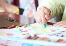 L’art thérapie et la créativité chez les seniors : une voie vers le bien-être mental et émotionnel