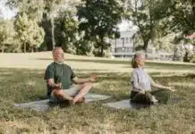 Les bienfaits de la méditation et de la relaxation pour les seniors : une cure de bien-être pour tous les âges