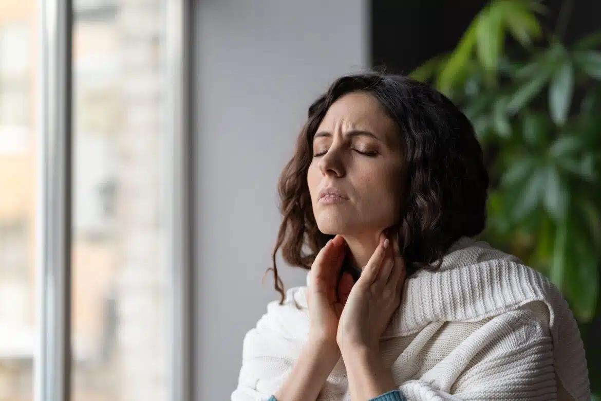 Découvrir ce médicament pour soulager des maux de de gorge peu intenses et sans fièvre