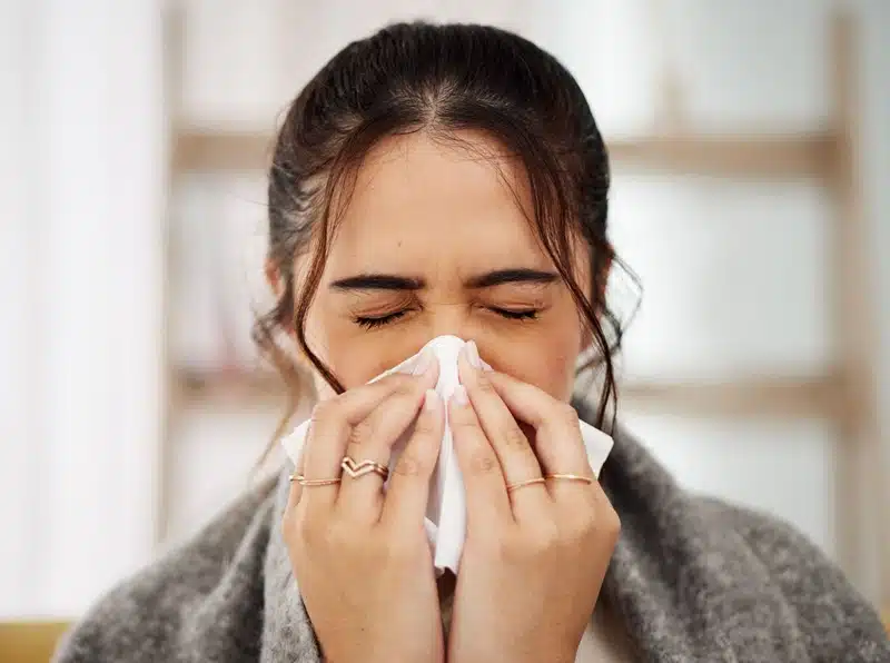 Découvrir ce médicament pour soulager des maux de gorge peu intenses et sans fièvre