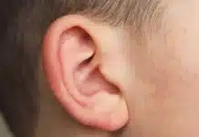 Tout ce que vous devez savoir sur le bouton sur le lobe de l’oreille: Causes, traitements