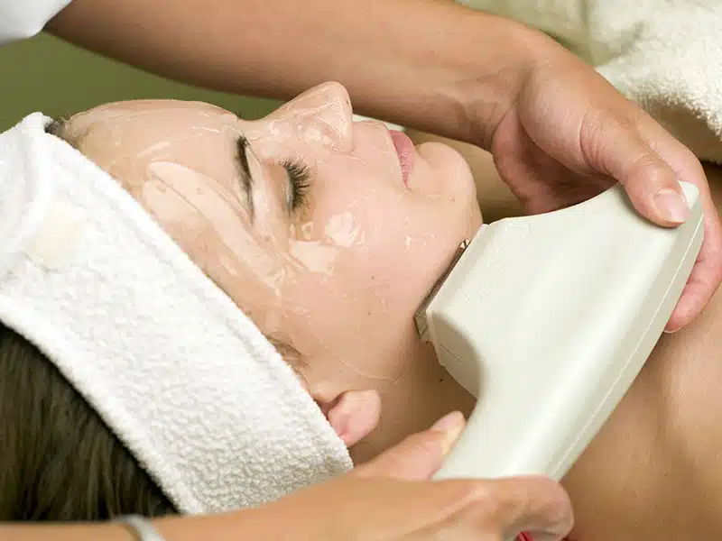 Avis: lumière pulsée, une alternative intéressante aux traitements conventionnels de l’acné ?
