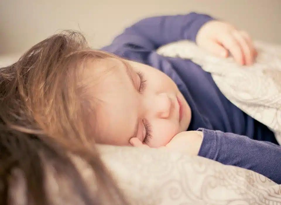 Les avantages de la couverture lestée pour les personnes atteintes d’autisme ou de troubles sensoriels