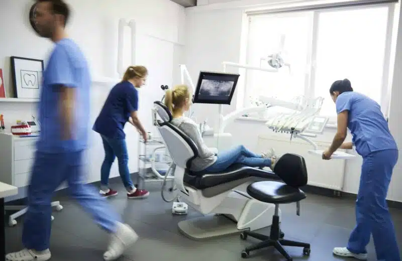 Quels critères pour choisir un praticien pour une urgence dentiste ?