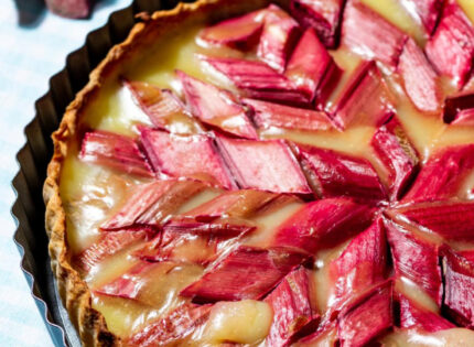 Le clafoutis à la rhubarbe : idéal pour éblouir vos invités !