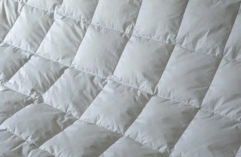 Améliorez la qualité du sommeil avec une couverture lestée