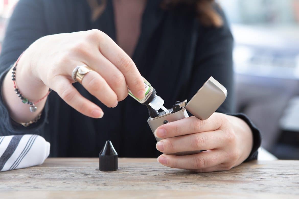 Comment fonctionnent les cigarettes électroniques : Un aperçu du processus de vapotage